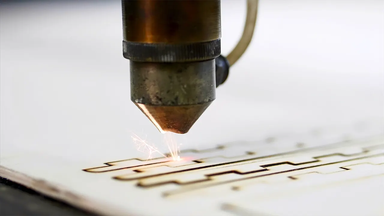 レーザーとは_レーザー加工