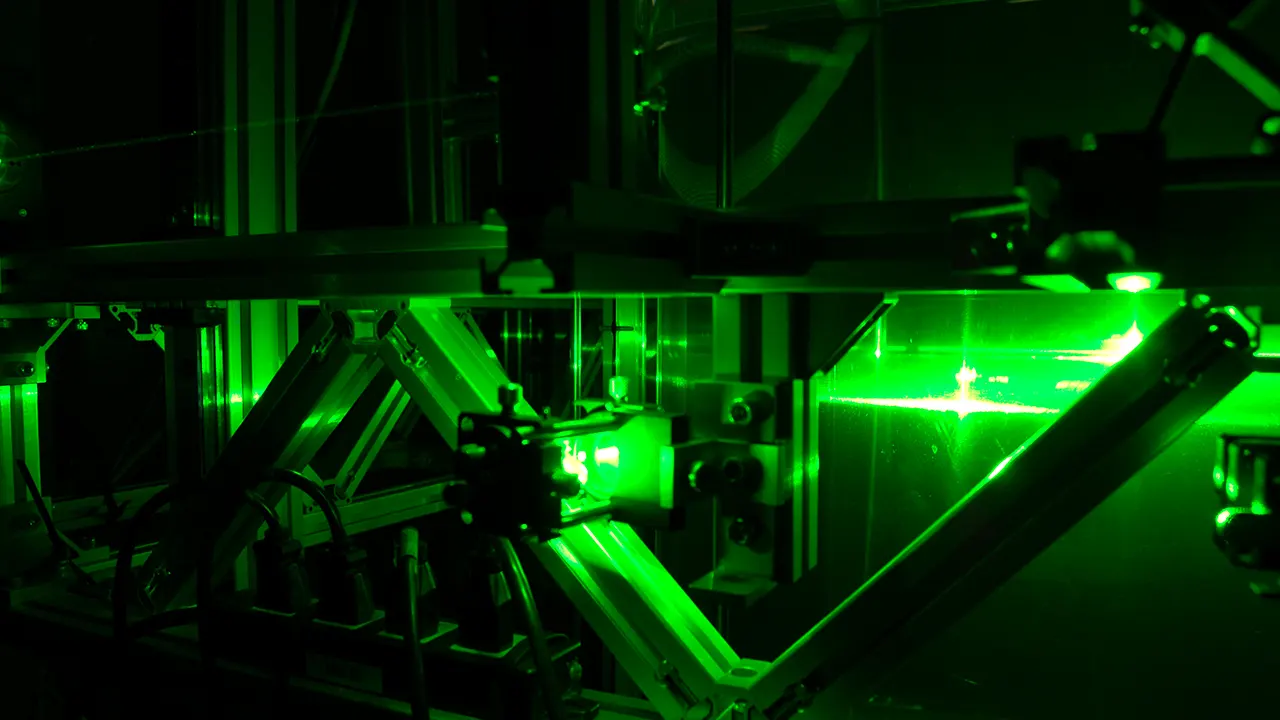 レーザーとは_研究・実験用途