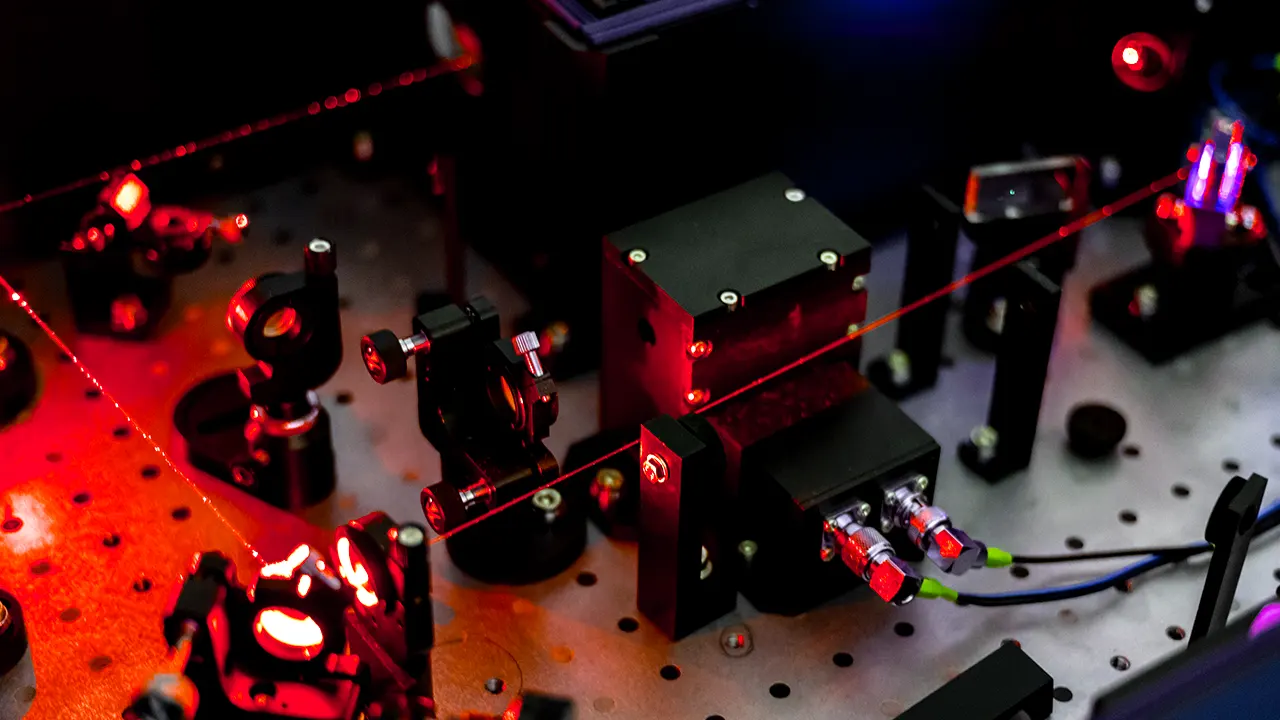 レーザーとは_気体レーザー