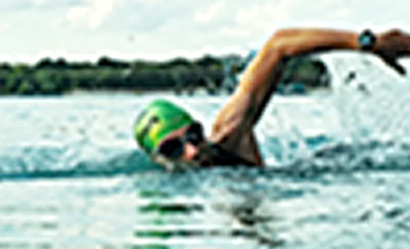 水泳選手の低解像度画像_ハイスピードカメラで撮影