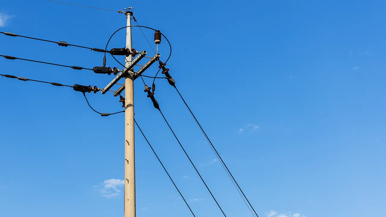 カルマン渦とは_電柱