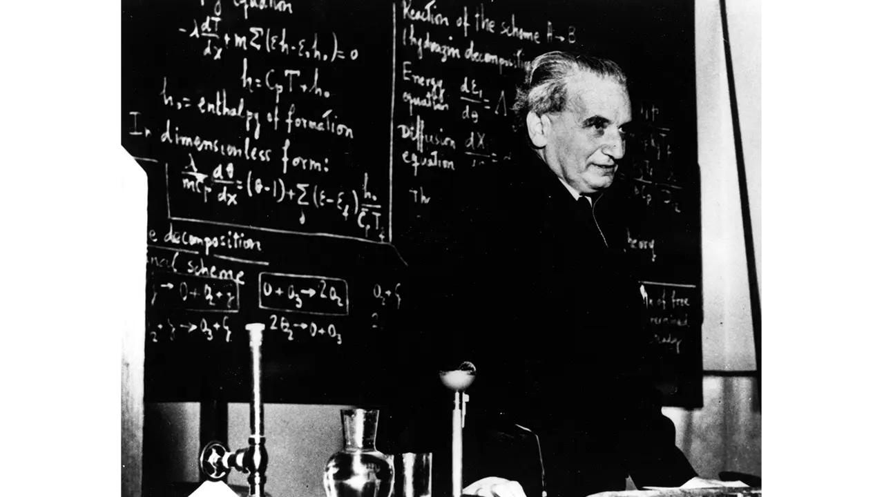 カルマン渦とは_セオドア・フォン・カルマンの画像