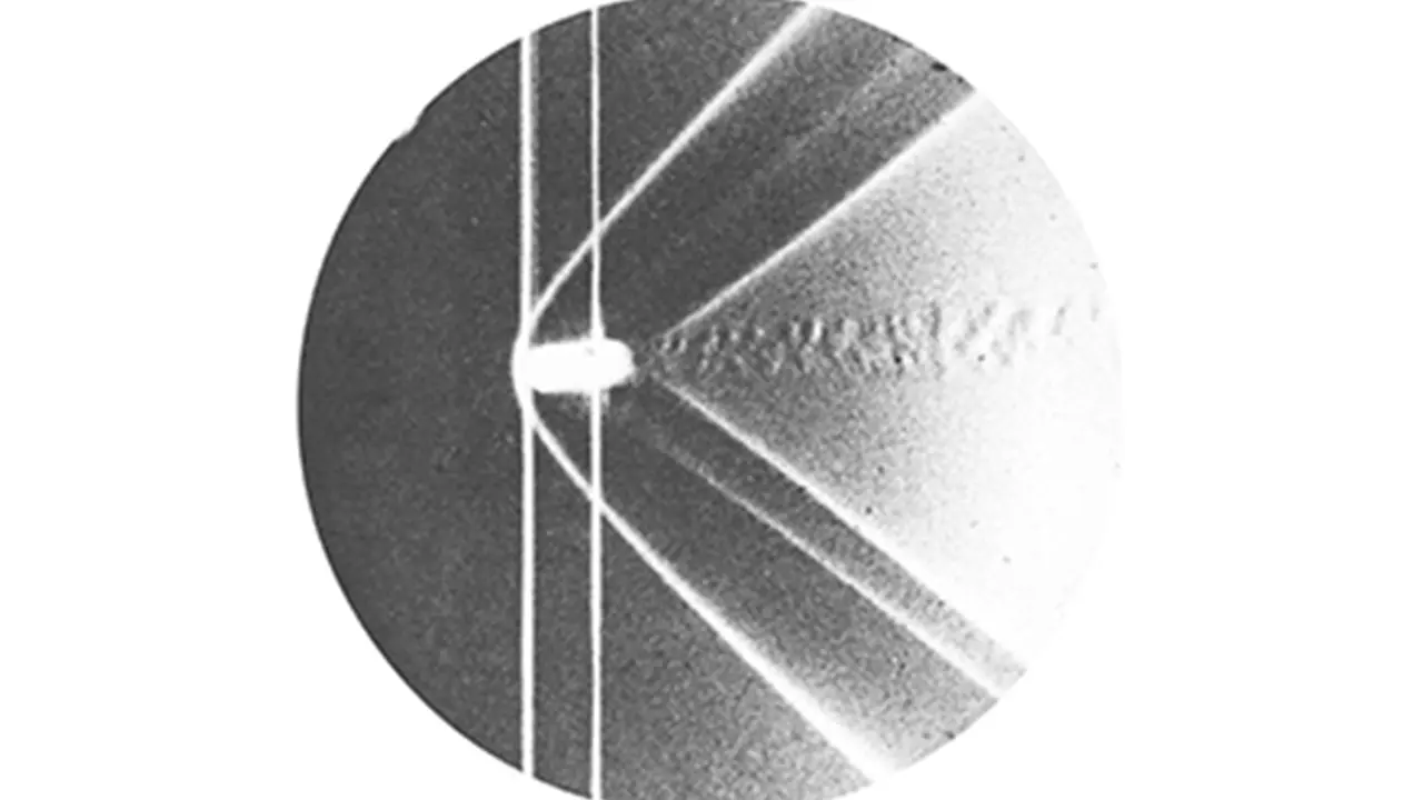 schlieren_シュリーレン_飛翔する弾丸_1887年_V01
