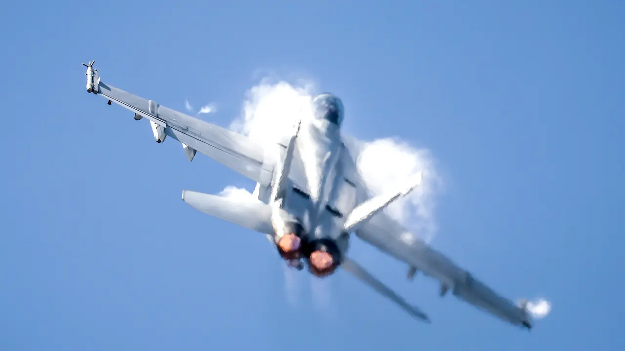 shock_wave_シュリーレン_戦闘機_衝撃波_V01